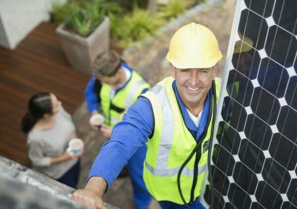 Solar installers from Eastern Europe