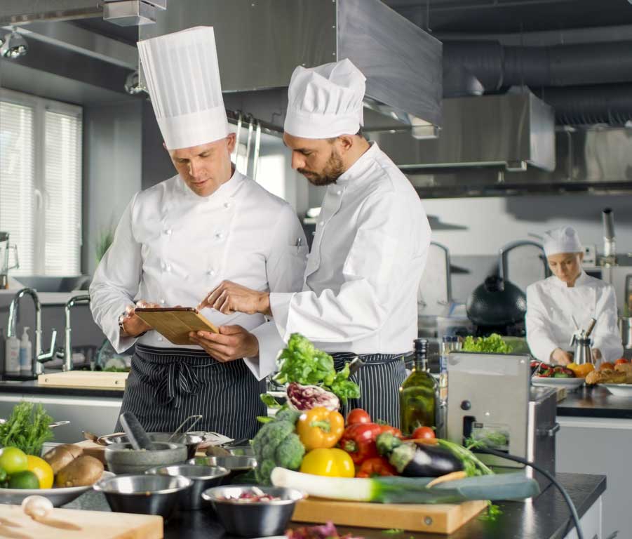 Koch / Küchenhilfe in professioneller Gastronomieküche